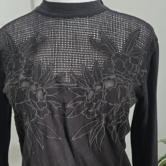Women's Black Lace Yoke Long Sleeve Embroided Top - Picture 3 of 12